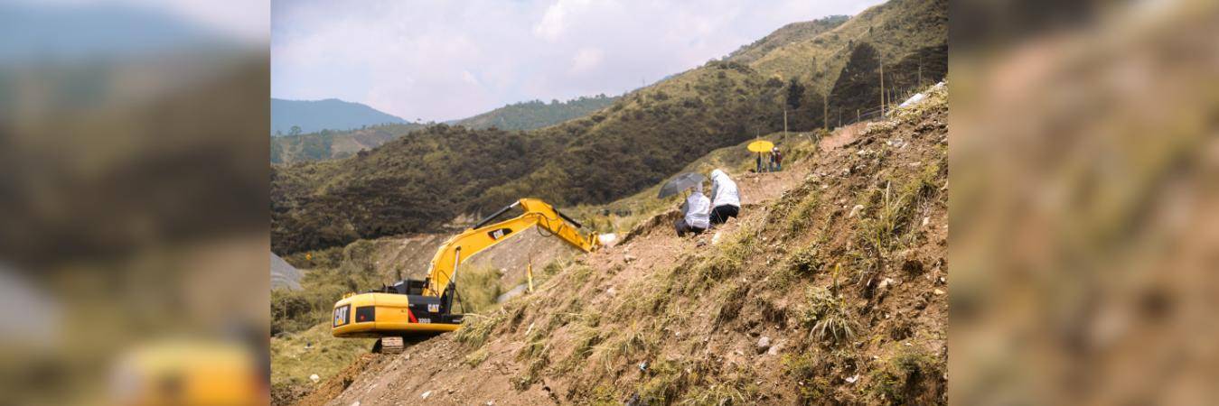 Búsqueda de desaparecidos en La Escombrera. /FOTO: ALCALDÍA DE MEDELLÍN 