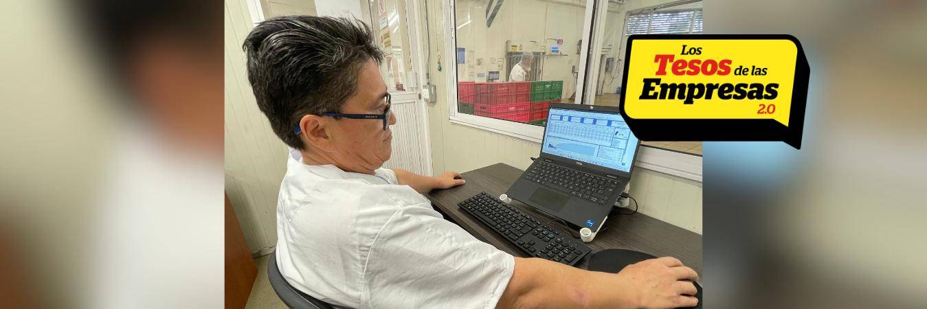 Dagoberto Sáenz en su puesto de trabajo. FOTO: JAIDER ESCOBAR