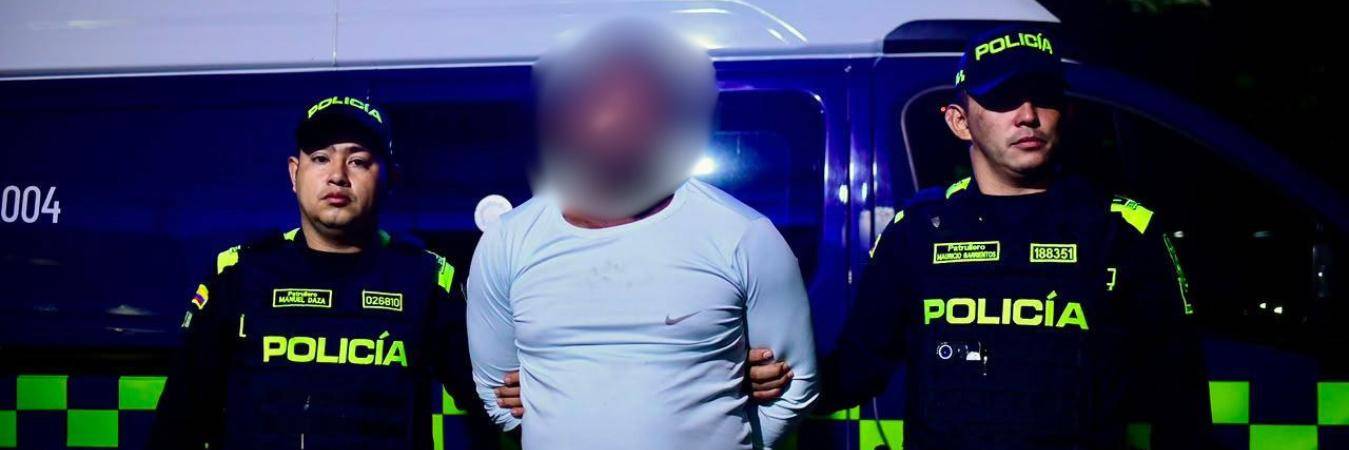 El hombre fue capturado en la comuna 10 - La Candelaria. FOTO: CORTESÍA POLICÍA METROPOLITANA 
