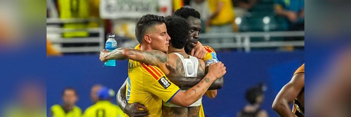 Los jugadores Luis Díaz (abajo) y James Rodríguez (arriba) ante Portugal. FOTO: JUAN ANTONIO SÁNCHEZ