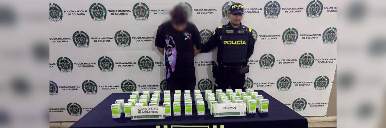 Sujeto capturado con el cargamento de ketanima en Bello. FOTO: POLICÍA METROPOLITANA