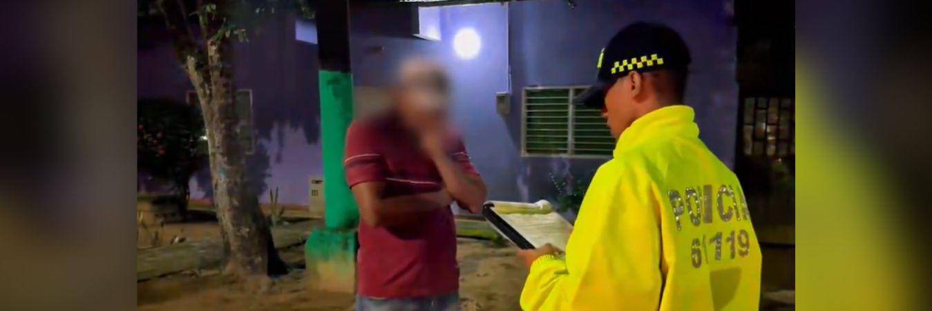 Este es el momento en el que el presunto responsable del crimen fue capturado por la Policía. FOTO: CAPTURA DE VIDEO X @POLICIAARAUCA