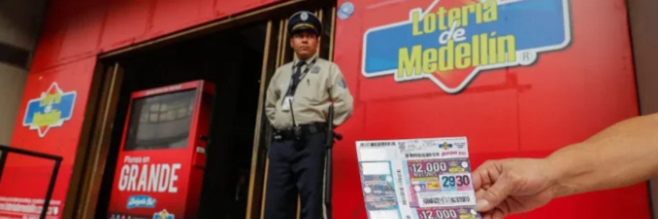 Venta de loterías en Medellín. /FOTO: ARCHIVO