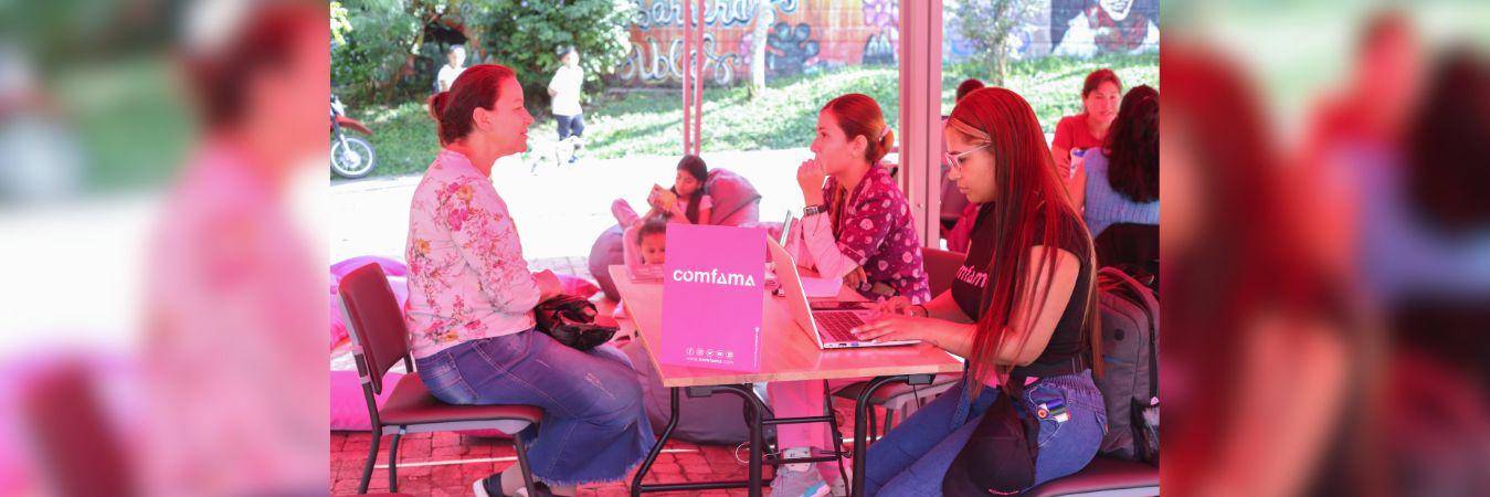 Comfama tiene vacantes en diferentes cargos, sectores y ubicaciones. Ingresa a Q'hubo Empleos y revisa las que tiene disponibles en Magneto para que se postule y consiga el trabajo que busca. /FOTO: CORTESÍA COMFAMA