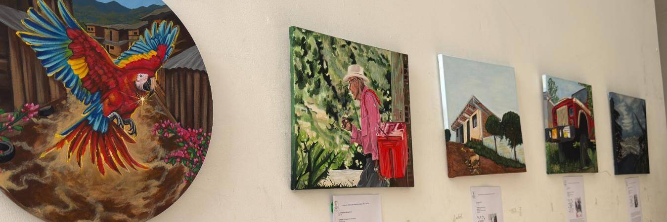 Exposición obras de arte de jóvenes habitantes de la vereda Granizal, en Bello. FOTO: CORTESÍA ALCALDÍA DE BELLO