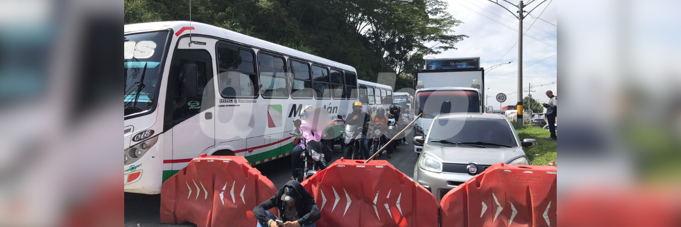 Paro de transportadores en el sur del Valle de Aburrá. /FOTO: LAURA ROSA JIMÉNEZ VALENCIA
