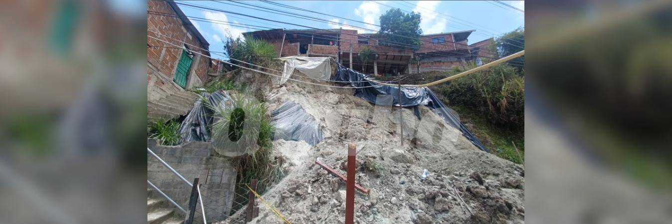 Desde la parte baja se evidencia el riesgo que corren las casas que están más arriba. FOTO: ALEJANDRA MORALES RÍOS