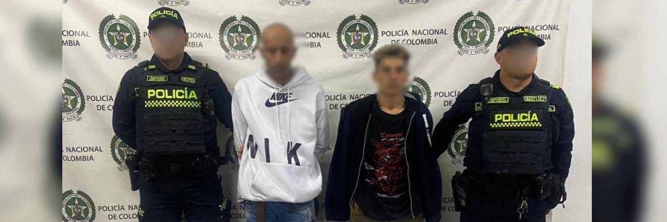 A los capturados les encontraron un arma de fuego en su poder. FOTO: POLICÍA METROPOLITANA