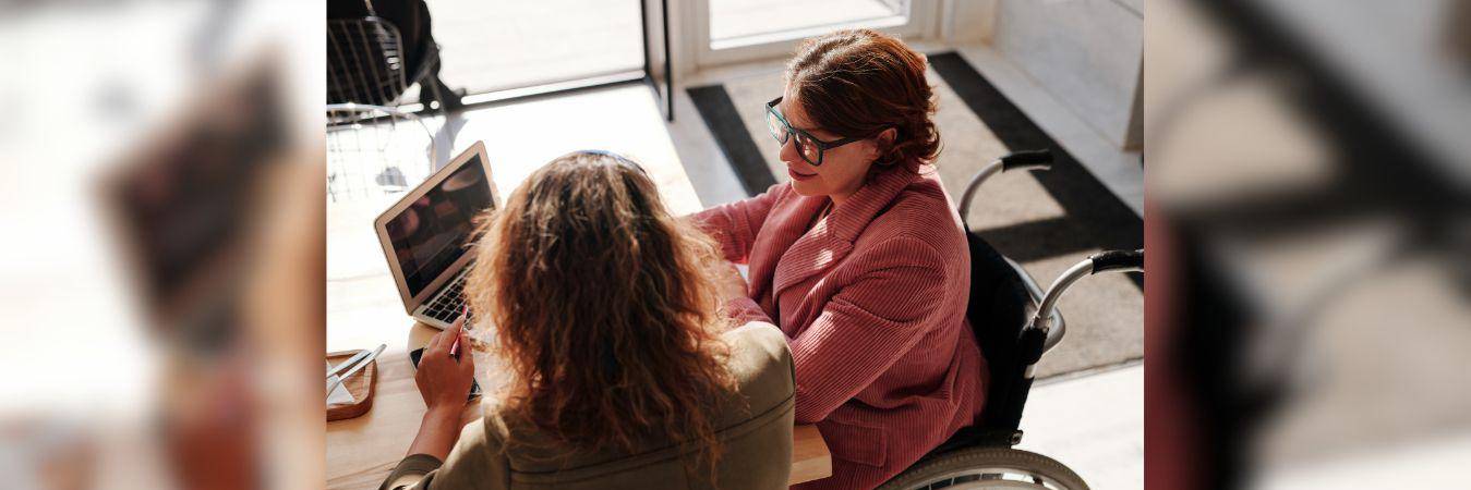 Este tipo de pensión busca garantizar un sustento económico para la persona y su familia, dado que ya no puede generar ingresos como antes. /FOTO: CANVA