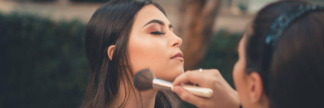 Aplique los consejos que Q’hubo y Magneto le dan para maquillarse y dé una buena impresión en las entrevistas. /FOTO: CANVA