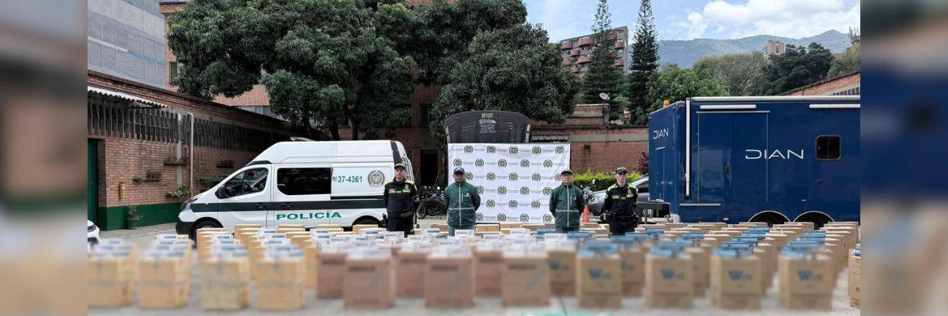 Las cajetillas fueron llevadas a una sede oficial par luego iniciar su proceso de destrucción. FOTO: POLICÍA NACIONAL