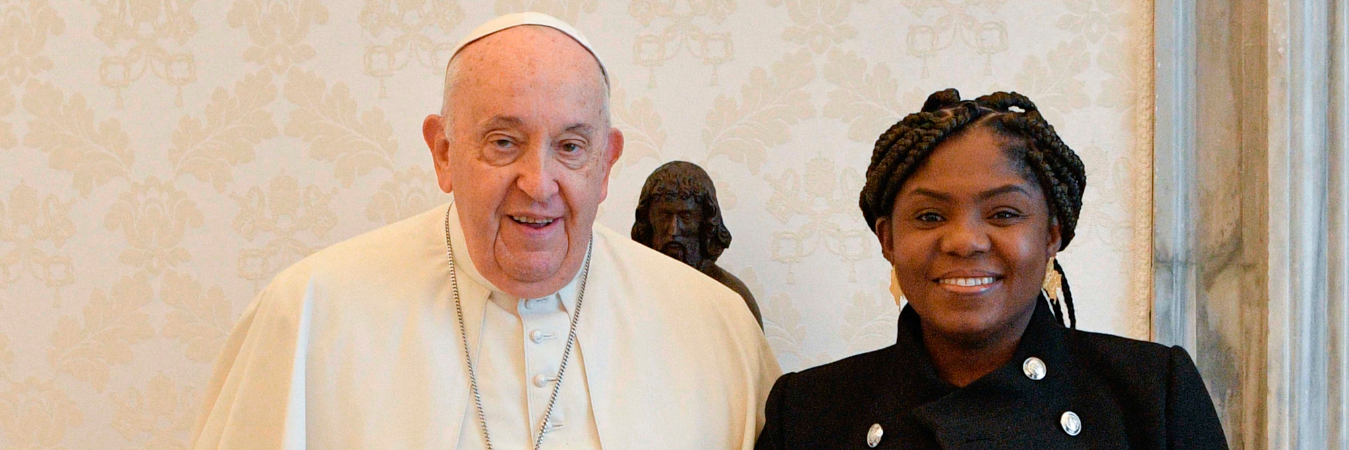 El papa Francisco y Francia Márquez, vicepresidenta de la República. /FOTO: VICEPRESIDENCIA DE LA REPÚBLICA