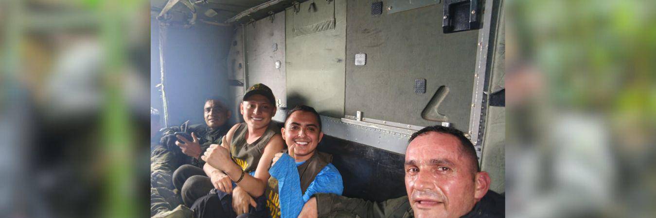 El hijo del cantante de música popular, Giovanny Ayala, volvió a abrazar a su familia después de 15 días de angustia. FOTO: MINISTERIO DE DEFENSA DE COLOMBIA