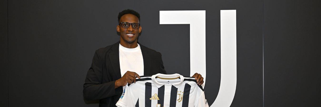 El defensor colombiano Jhon Lucumí fue presentado oficialmente en la Juventus de Italia. FOTO: @JUVENTUS FC