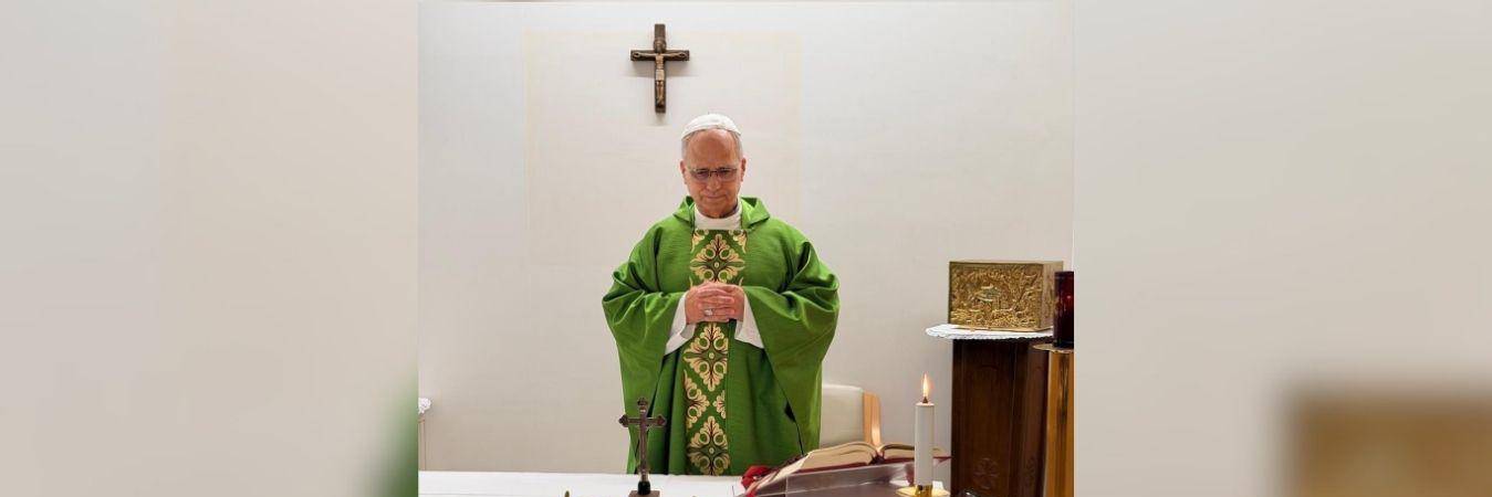 El papa León XIV celebró su primera eucaristía desde el hospital donde está recluido. FOTO: X DE NEWS VATICANO