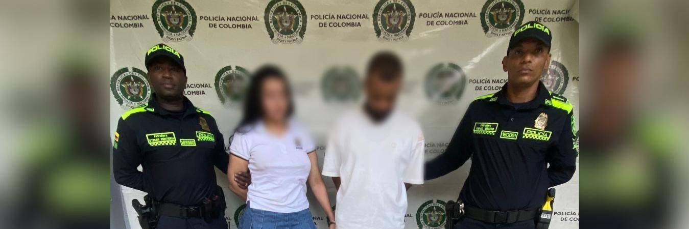 Pareja capturada por presunto caso de maltrato animal. FOTO: POLICÍA NACIONAL