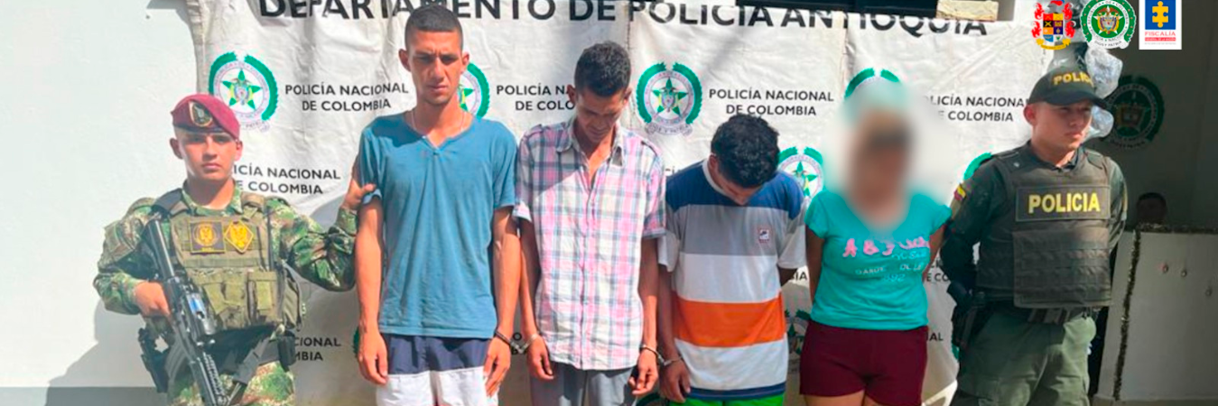 Los sujetos le habrían hurtado las pertenencias al hombre, tras fingir contratar sus servicios de conductor. /FOTO: FISCALÍA