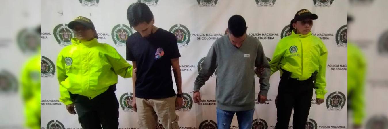 Frank Ánderson Grajales Martínez y Juan David Marín Graciano tras ser capturados. /FOTO: CORTESÍA