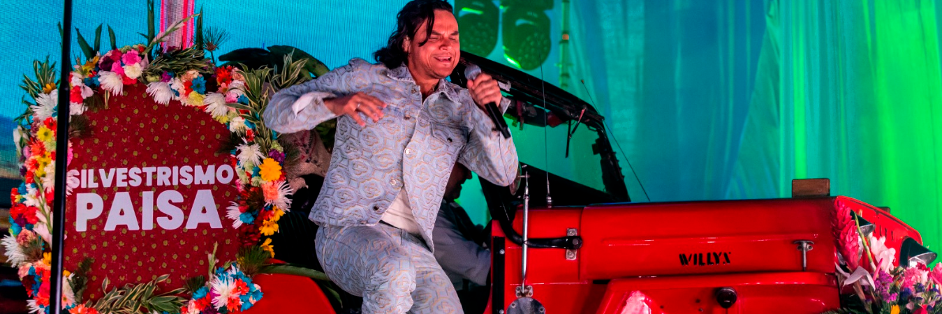 Silvestre en su concuerto en Medellín. /FOTO: JAIME PÉREZ MUNÉVAR