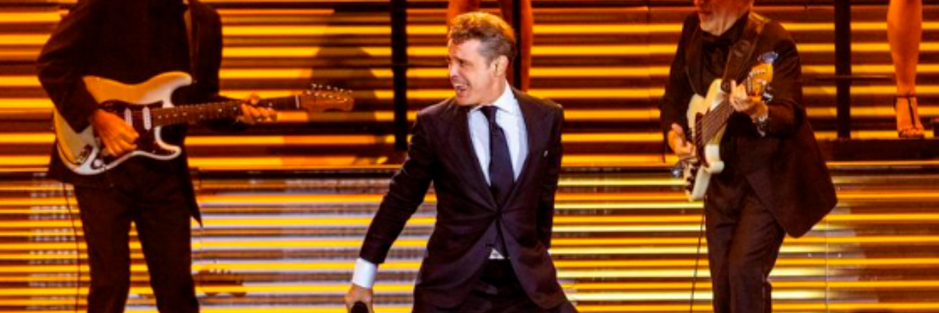 Cantante Luis Miguel en concierto. /FOTO: INSTAGRAM @luismiguel