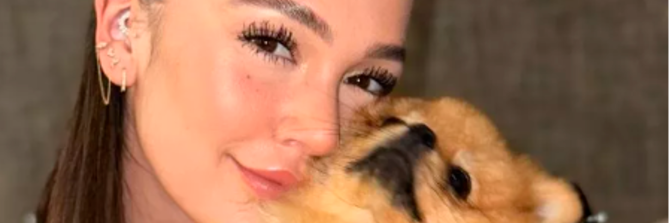 Lina Tejeiro y su perrita Frida. /FOTO: INSTAGRAM @linatejeiro