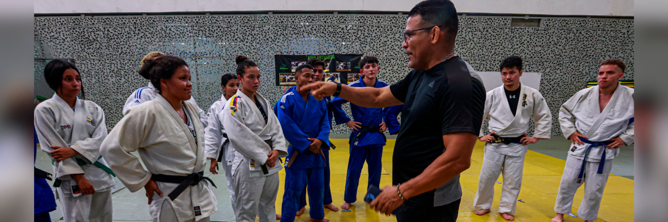 Richard León Vizcaya se dedica al judo desde hace 39 años. / FOTO: MANUEL SALDARRIAGA
