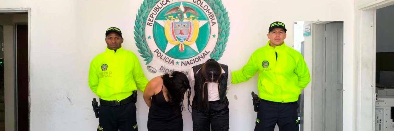 Las dos mujeres tras su captura. /FOTO: POLICÍA NACIONAL