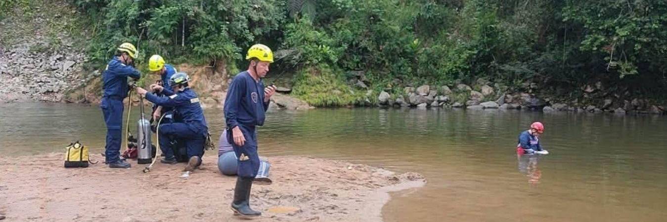 Los organismos de socorro y las autoridades recomendaron a la comunidad extremar precauciones en los cuerpos de agua. FOTO: FACEBOOK CUERPO DE BOMBEROS SAN RAFAEL