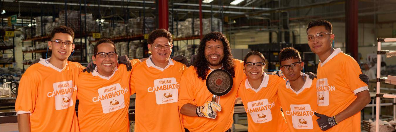 El ídolo René Higuita se unió a esta campaña. FOTO: IMUSA