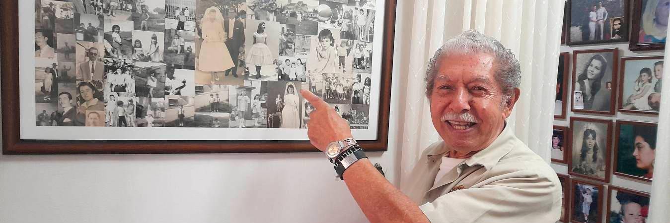 Siempre con su sonrisa, Pistolita recuerda su juventud en La Milagrosa, el barrio en el que ha vivido por casi 60 años junto a sus hijas y esposa. / FOTO: DANIEL GONZÁLEZ.