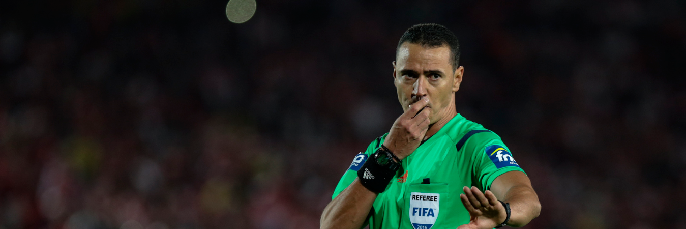 El árbitro antioqueño viene de pitar la final de la Copa Libertadores. / FOTO: COLPRENSA