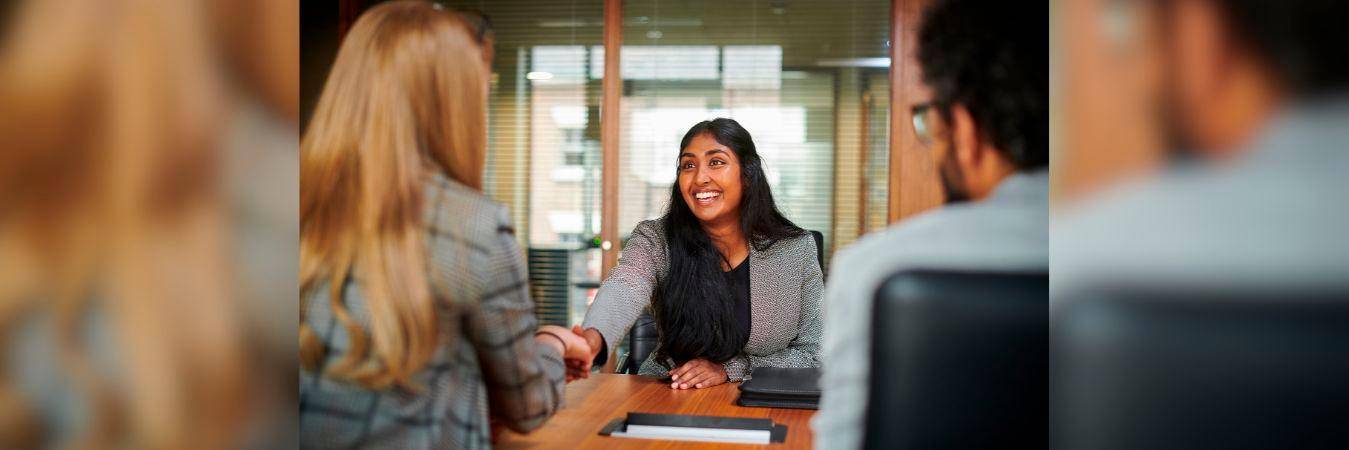 El no tener experiencia laboral no te condena a que en tus primeras entrevistas de trabajo te vaya a ir mal; al contrario, puedes apoyarte en otros aspectos para destacarte. /FOTO: CANVA