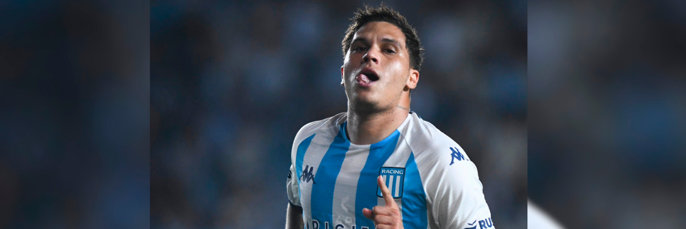 Juan Fernando Quintero clasificó con Racing a la final de la Copa Sudamericana. /FOTO: X @RacingClub
