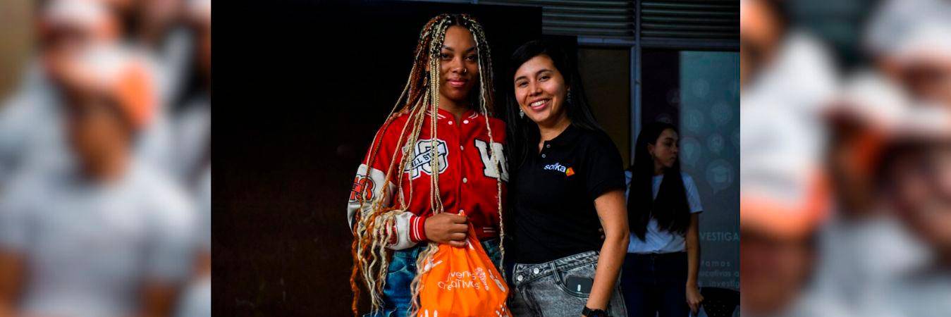 La Fundación Rofé otorgó 100 becas a estudiantes de 63 instituciones educativas oficiales de la ciudad./FOTO: ALCALDÍA DE MEDELLÍN.