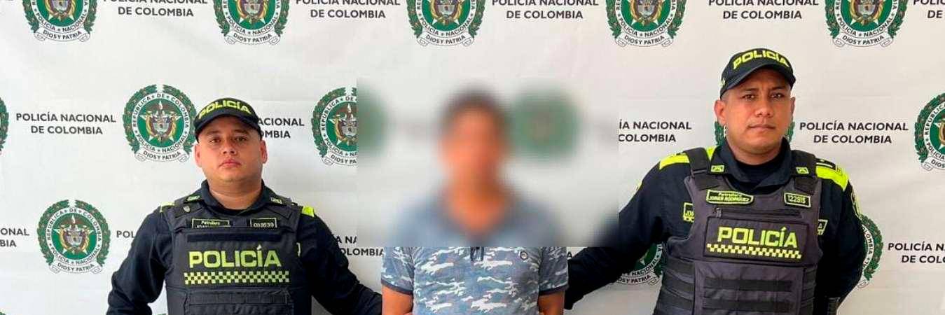 Las autoridades dieron con el paradero del presunto victimario y lo entregaron a la Fiscalía. / FOTO: POLICÍA METROPOLITANA 