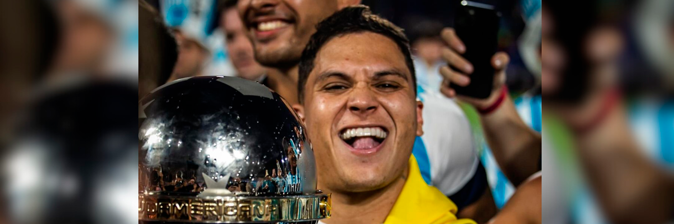 Juan Fernando Quintero fue campeón de la Copa Sudamericana 2024 con Racing de Argentina. /FOTO: INSTAGRAM @juanferquinterop