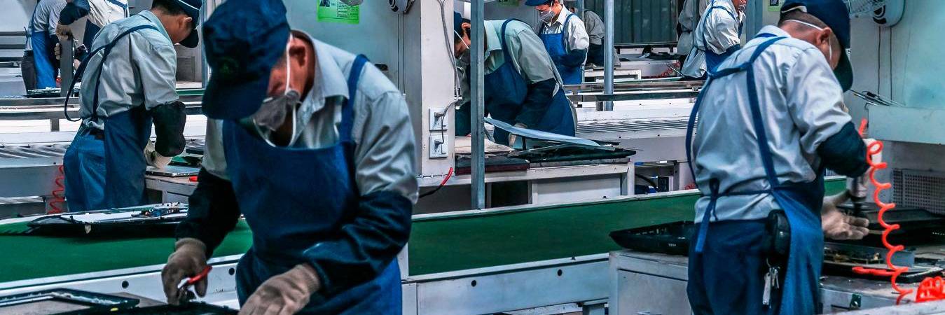 Con la reforma laboral, el Gobierno busca que los trabajadores recuperen sus recargos. / FOTO: CANVA