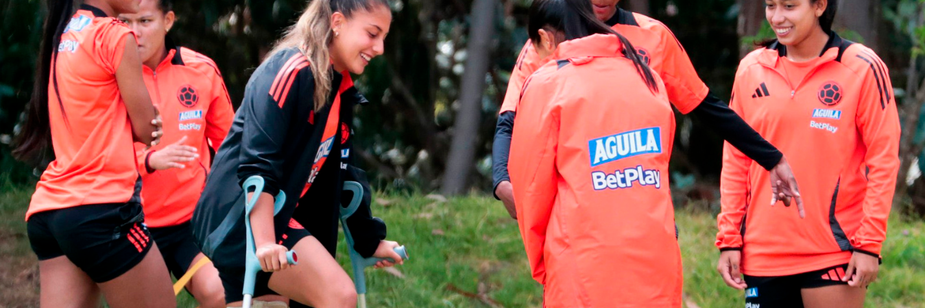 Tras confirmarse su lesión, la futbolista de Millonarios tuvo que abandonar la concentración. FOTO: @wbeimarlodice