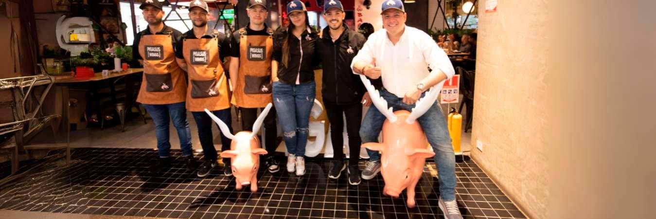 Oswaldo Natera (der), fundador de Pigasus. / FOTO: EDWIN BUSTAMANTE - ARCHIVO