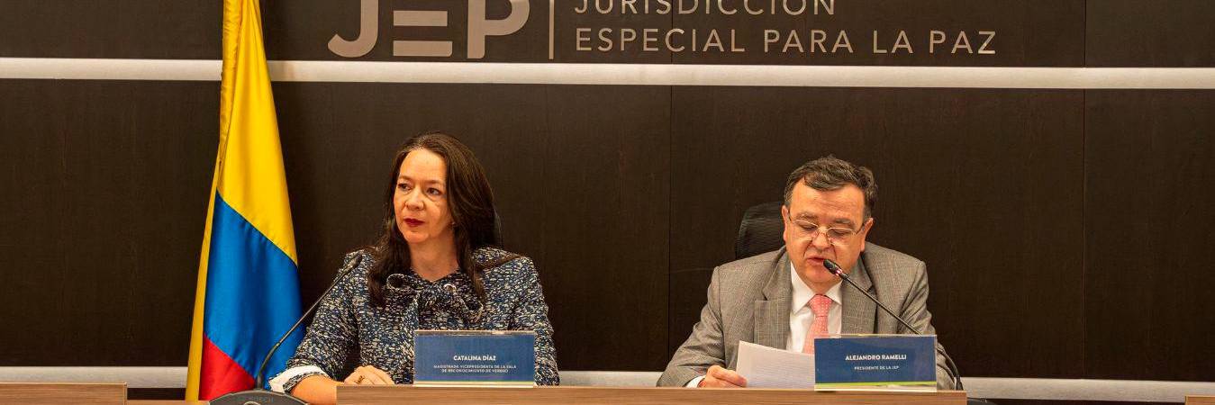 La magistrada Catalina Díaz (izq) y el presidente de la JEP, Alejandro Ramelli (der). / FOTO: JEP