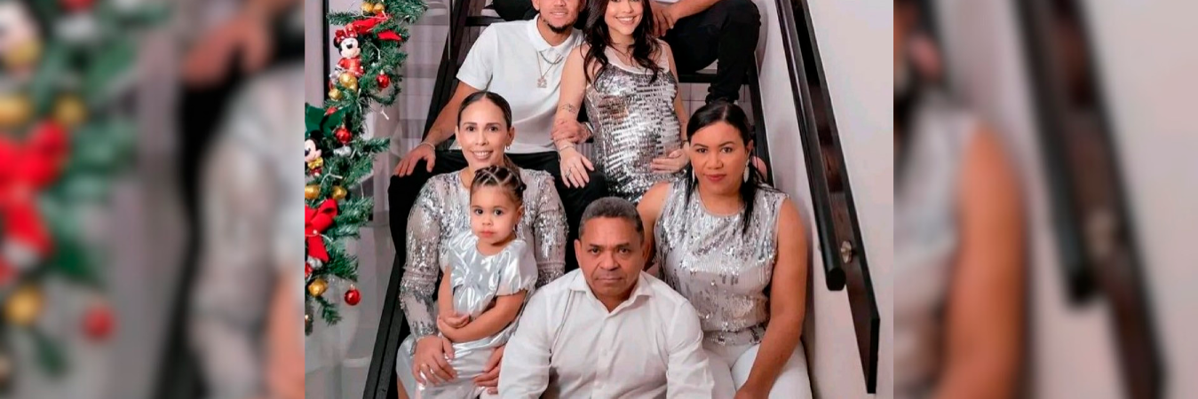 Luis Díaz celebrando la Navidad con su familia en Inglaterra. /FOTO: REDES SOCIALES 