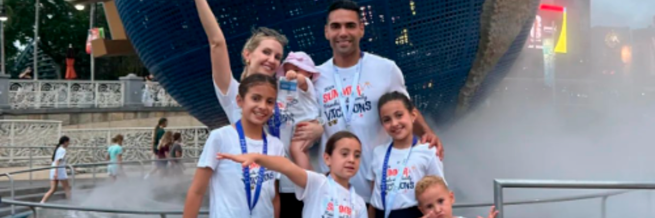 Radamel Falcao García junto a su familia. /FOTO: INSTAGRAM @falcao