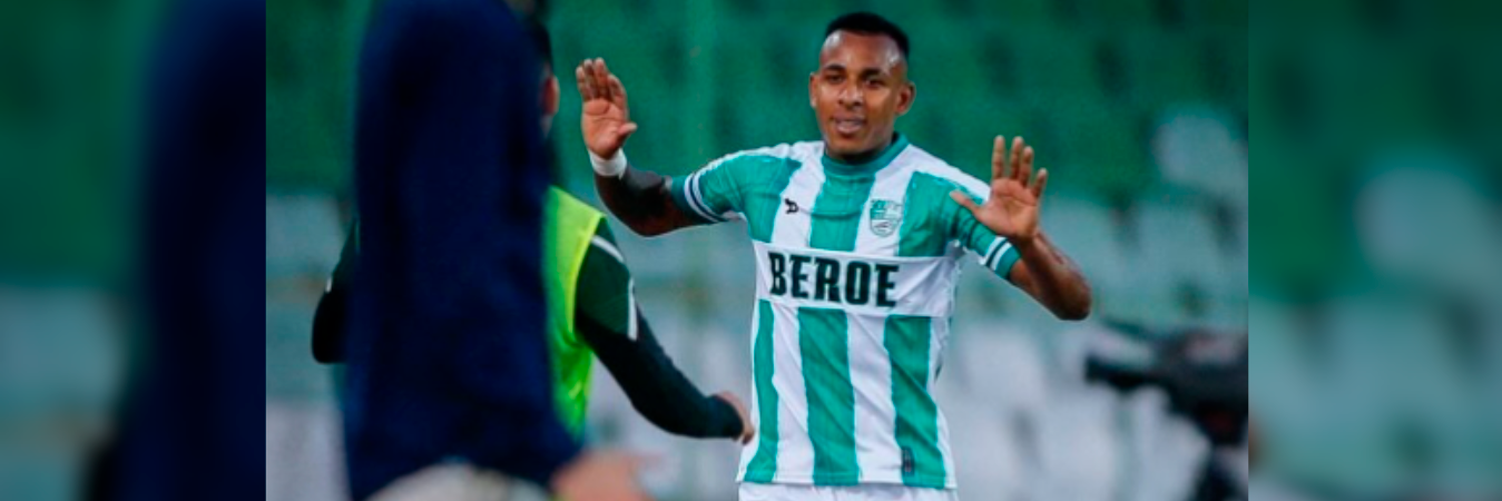 Sebastián Villa celebrando un gol con el Beroe Stara Zagora. /FOTO: INSTAGRAM @sebastian14villa