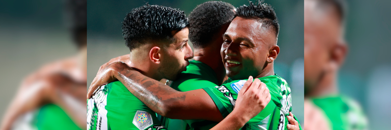 Alfredo Morelos (der.) celebrando el gol que hizo ante Deportivo Pasto. /FOTO: MANUEL SALDARRIAGA
