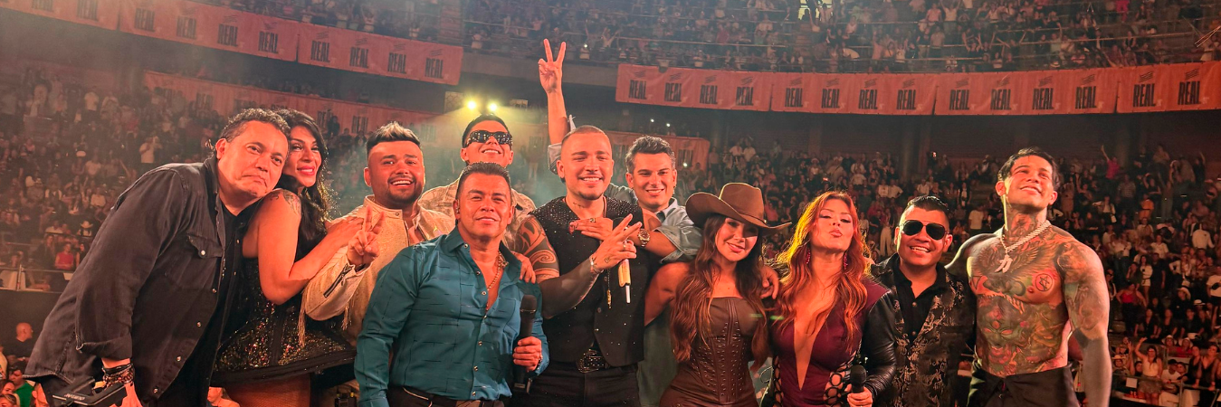 Jessi Uribe y sus amigos en La Macarena. /FOTO: CORTESÍA