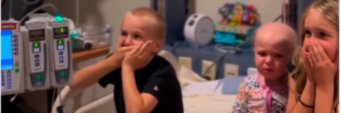 Momento en que los padres le contaron a su hijo que podría ser el salvador de su hermana. /FOTO; TOMADA DE VIDEO