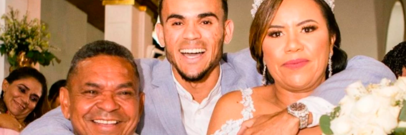 Luis Díaz con sus padres. /FOTO: INSTAGRAM @cilenismarulandamolina