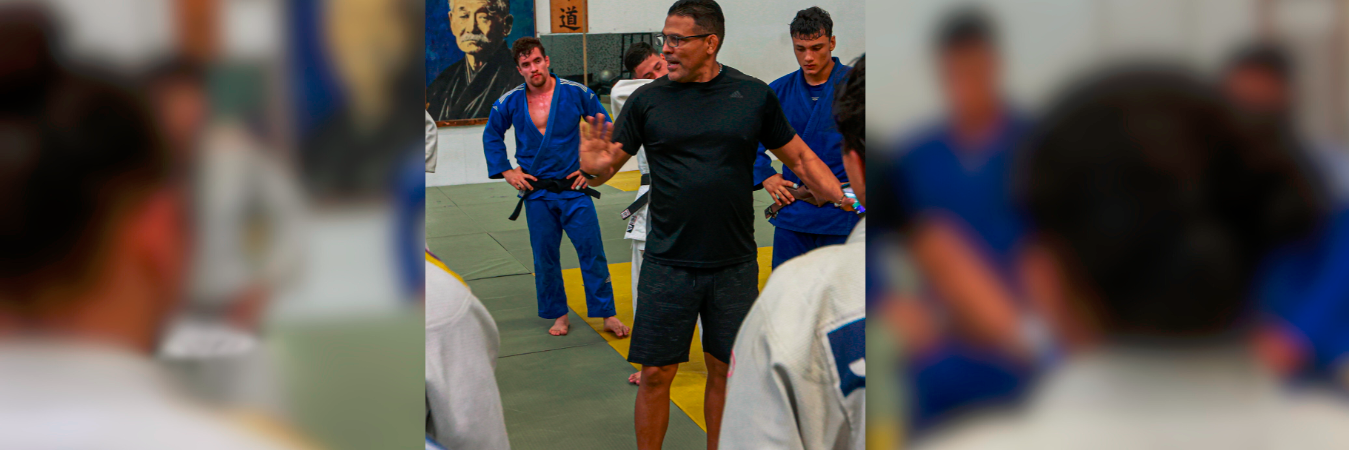 El entrenador trabaja con la Selección Antioquia de judo. / FOTO: MANUEL SALDARRIAGA