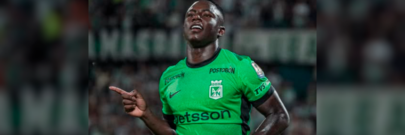 Marino Hinestroza fue expulsado en el partido ante Internacional de Brasil. /FOTO: INSTAGRAM @nacionaloficial