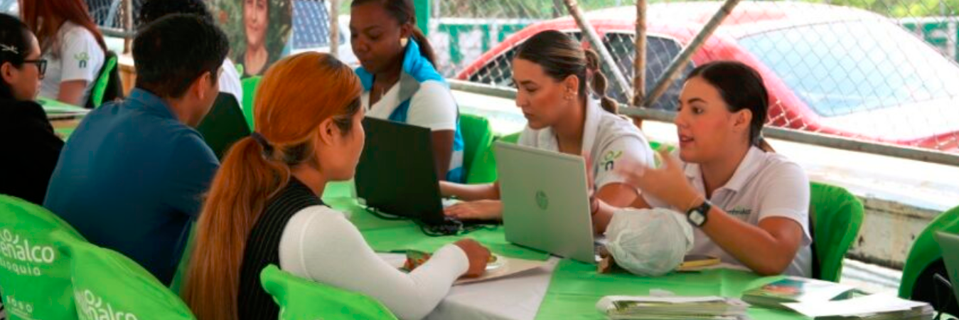 Operarios, auxiliares, docentes, profesionales, entre otros, hay 663 convocatorias abiertas en el departamento. / FOTO: COMFENALCO ANTIOQUIA